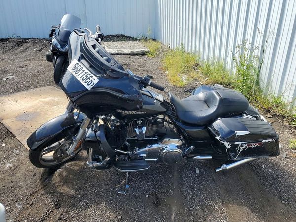 2017 HARLEY-DAVIDSON FLHX