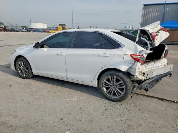 2016 TOYOTA CAMRY