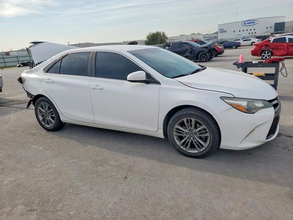 2016 TOYOTA CAMRY