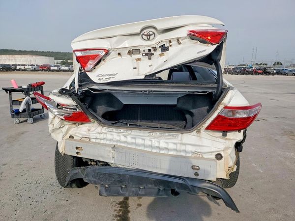 2016 TOYOTA CAMRY