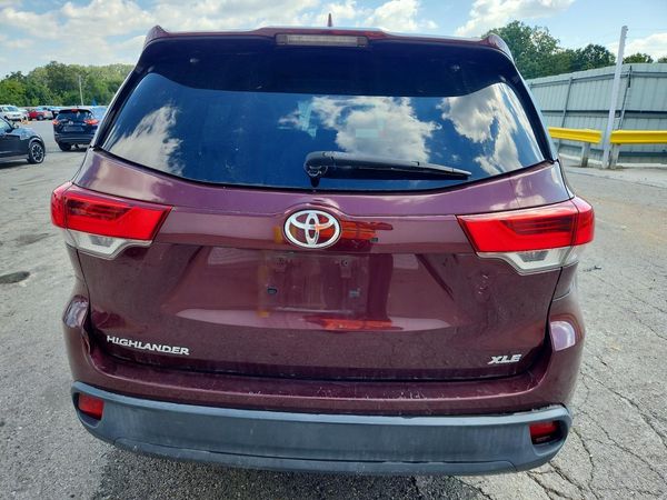 2018 TOYOTA HIGHLANDER
