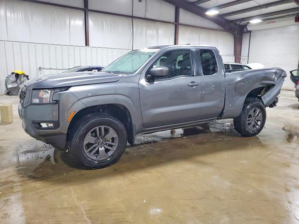 2025 NISSAN FRONTIER