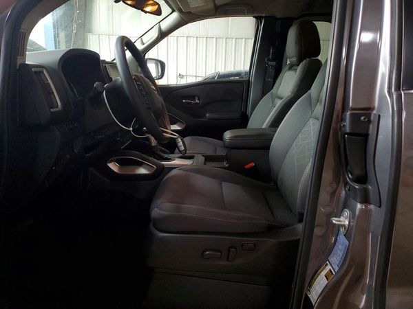 2025 NISSAN FRONTIER
