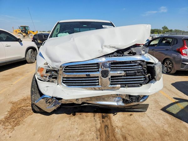 2018 RAM 1500 SLT