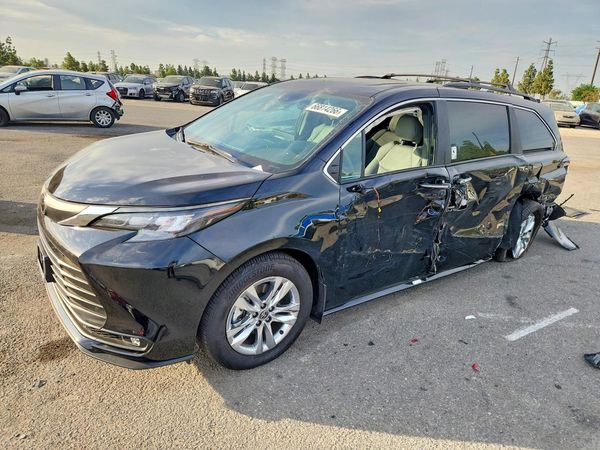 2026 TOYOTA SIENNA