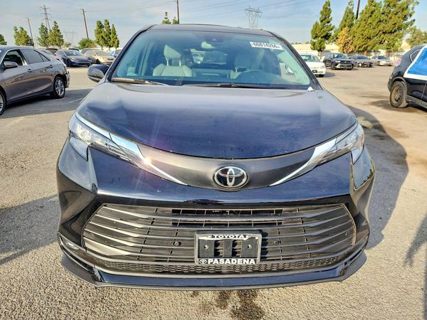 2026 TOYOTA SIENNA
