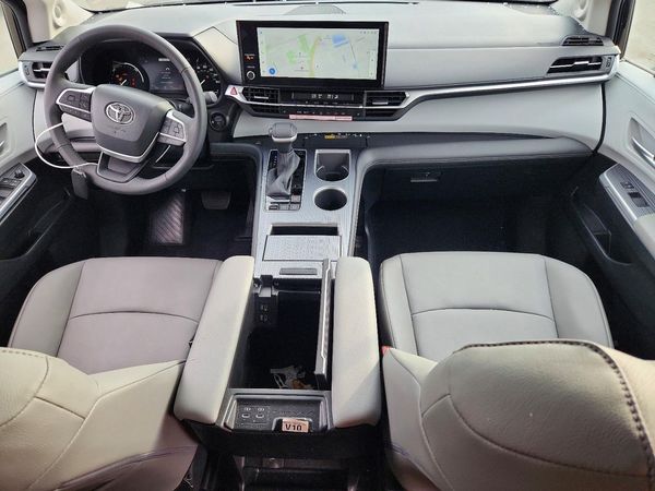 2026 TOYOTA SIENNA