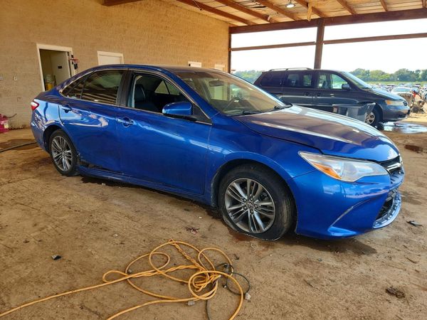 2017 TOYOTA CAMRY LE/SE/XLE/XSE — Passenger 3/4