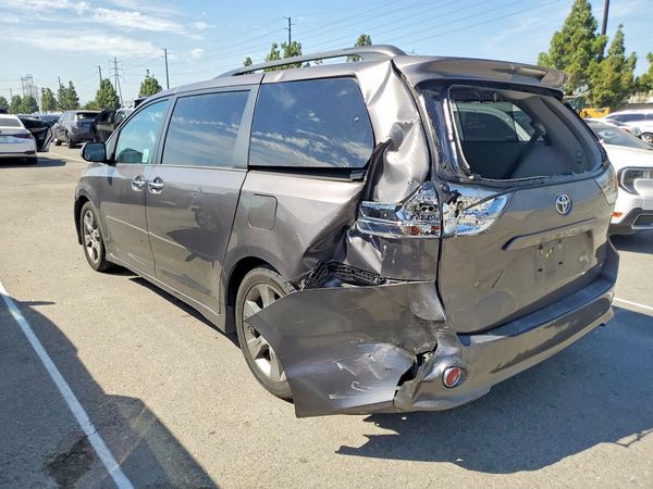 2014 TOYOTA SIENNA