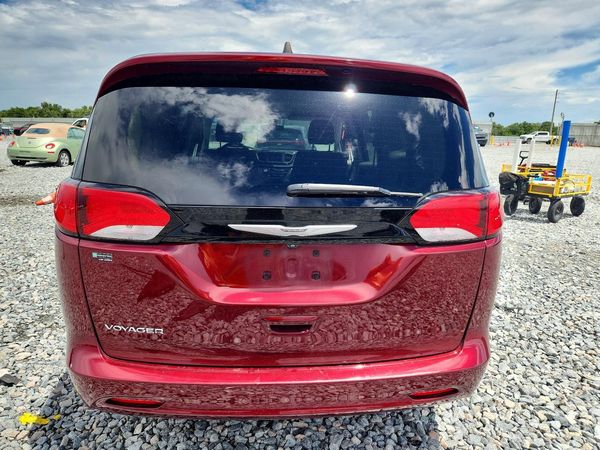 2022 CHRYSLER VOYAGER