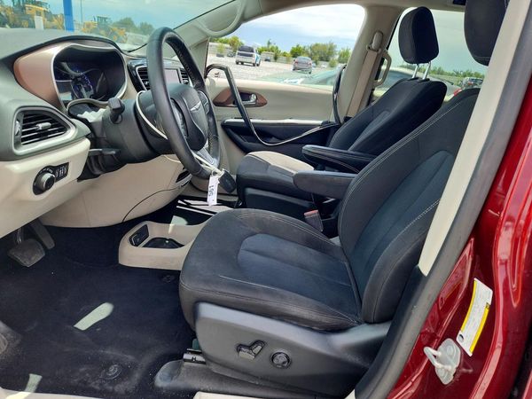 2022 CHRYSLER VOYAGER