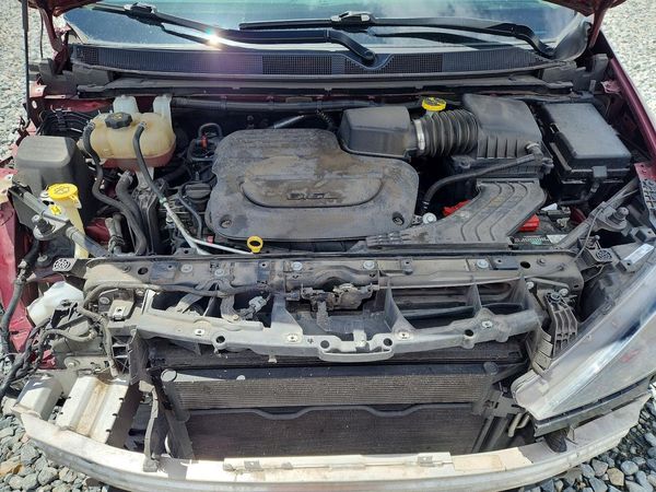 2022 CHRYSLER VOYAGER