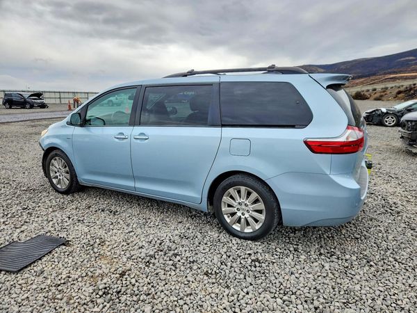2016 TOYOTA SIENNA