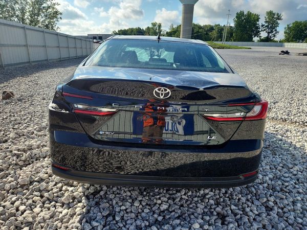 2025 TOYOTA CAMRY