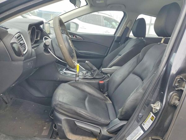 2016 MAZDA 3 SV/Base