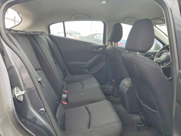 2016 MAZDA 3 SV/Base