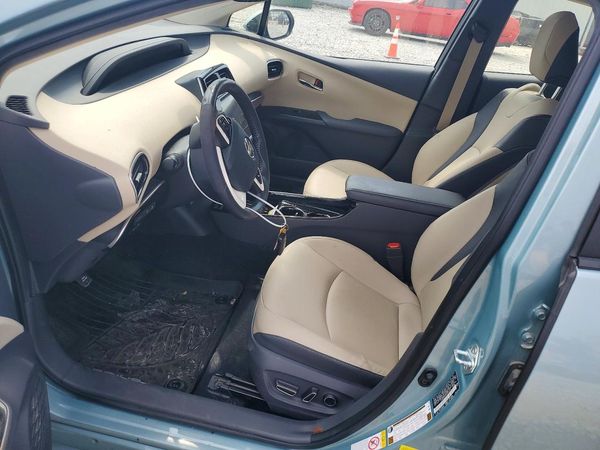 2017 TOYOTA PRIUS