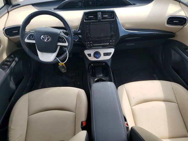 2017 TOYOTA PRIUS