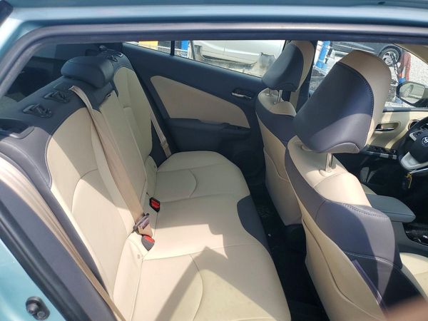 2017 TOYOTA PRIUS