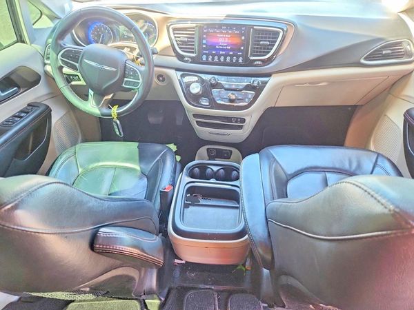 2017 CHRYSLER PACIFICA
