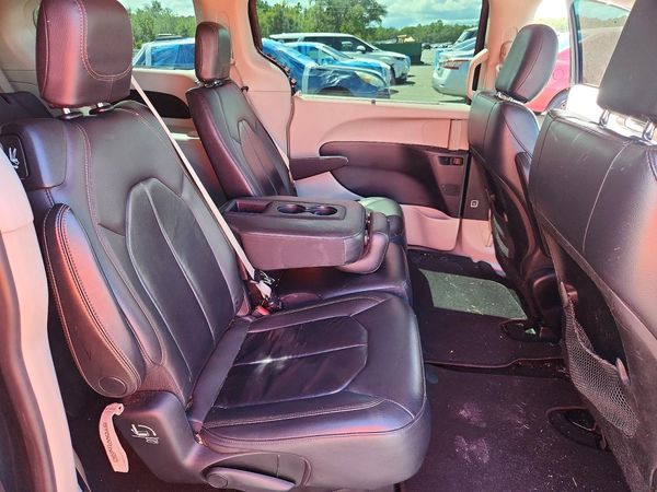 2017 CHRYSLER PACIFICA