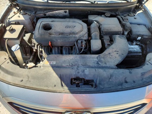 2015 HYUNDAI SONATA SE, ECO — Engine bay