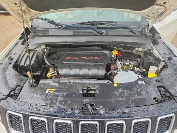 2018 JEEP COMPASS — Engine bay