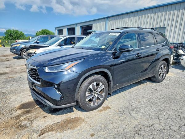 2021 TOYOTA HIGHLANDER XLE