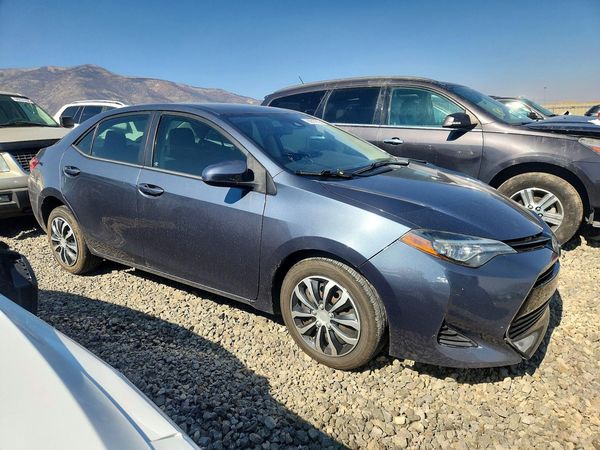 2017 TOYOTA COROLLA