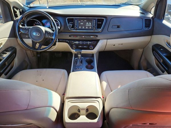 2018 KIA SEDONA LX