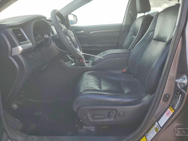 2016 TOYOTA HIGHLANDER