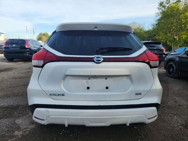 2021 NISSAN KICKS SR