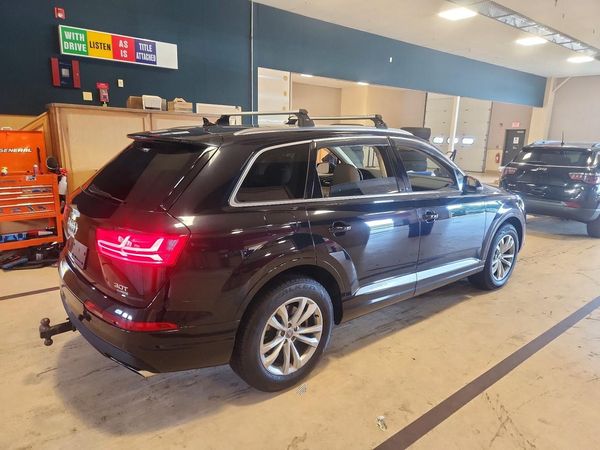 2017 AUDI Q7 quattro Premium Plus