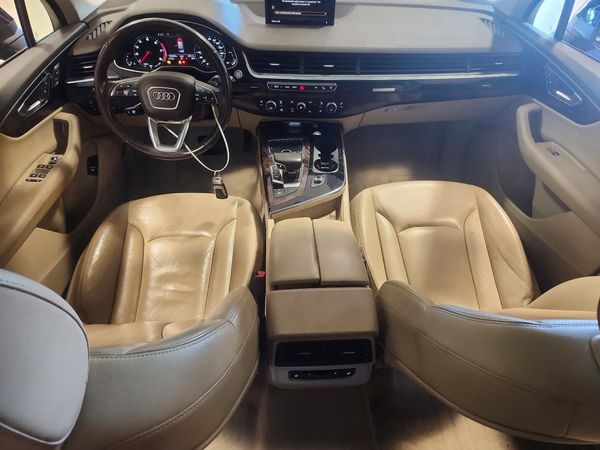 2017 AUDI Q7 quattro Premium Plus