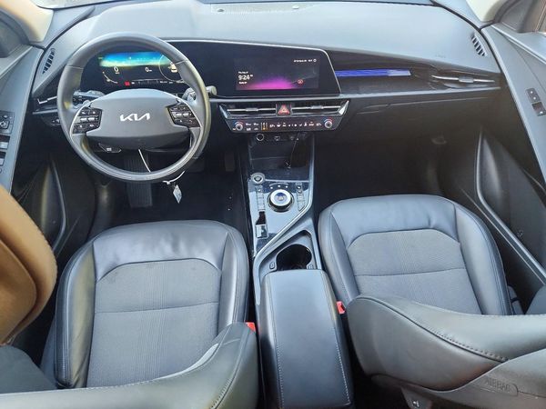2023 KIA NIRO Wind