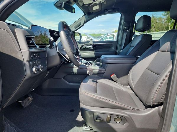 2026 CHEVROLET SUBURBAN RST — DENT