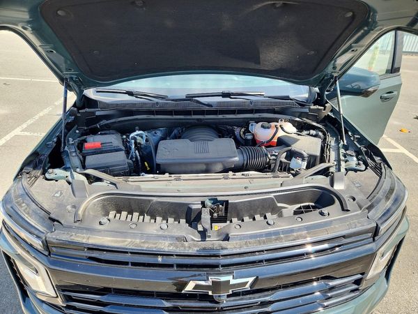 2026 CHEVROLET SUBURBAN RST — Engine bay