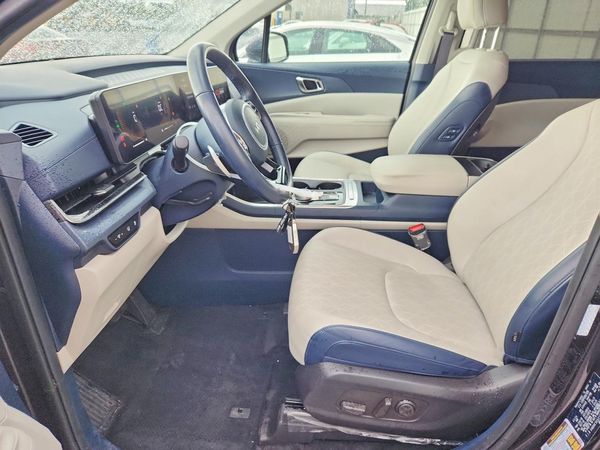2025 KIA CARNIVAL