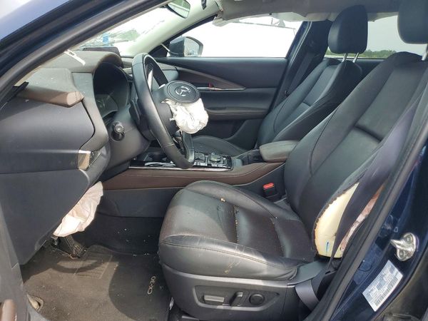2021 MAZDA CX30 Premium Plus Package — DENT