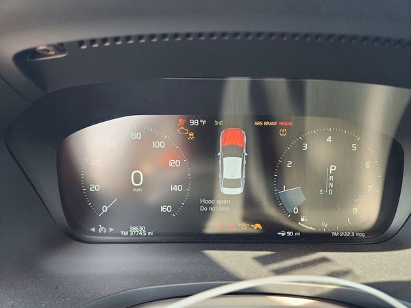 2020 VOLVO S60 Momentum