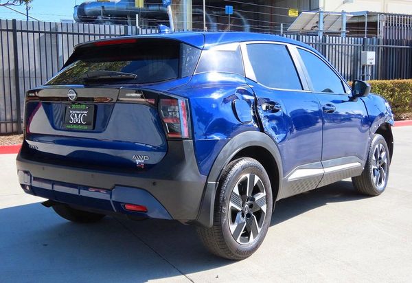 2025 NISSAN KICKS SV