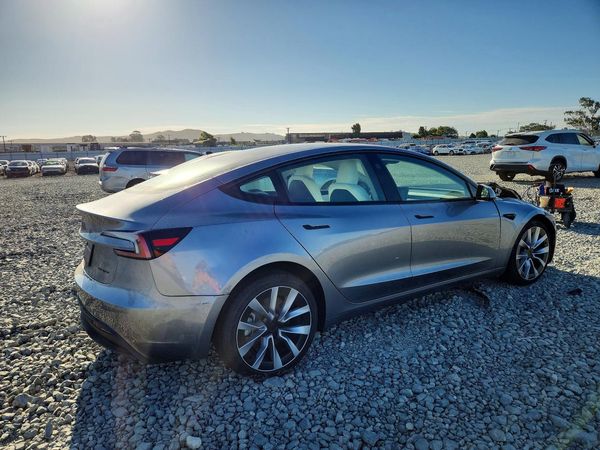 2026 TESLA MODEL 3