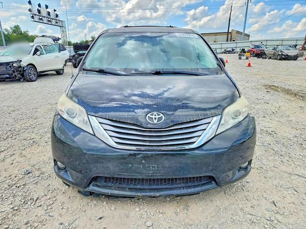 2012 TOYOTA SIENNA