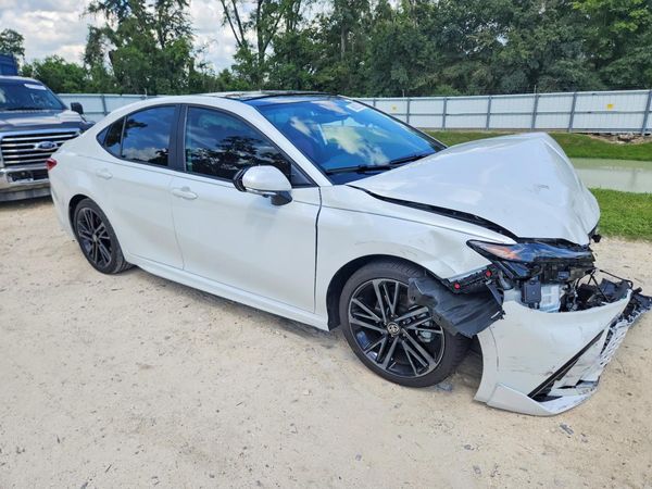 2026 TOYOTA CAMRY — Passenger 3/4