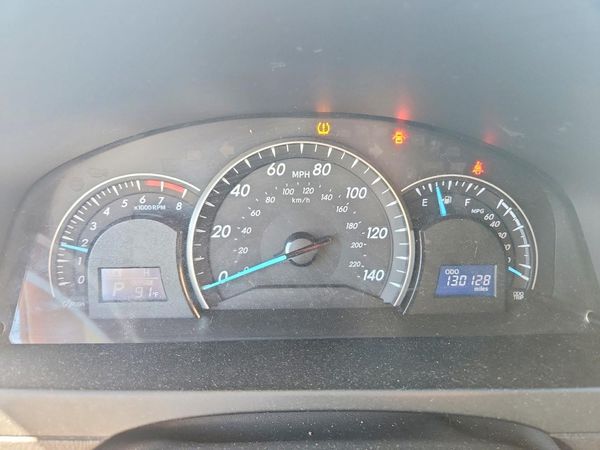 2012 TOYOTA CAMRY