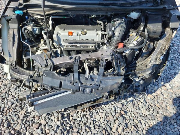 2013 HONDA CRV EX-L — Engine bay