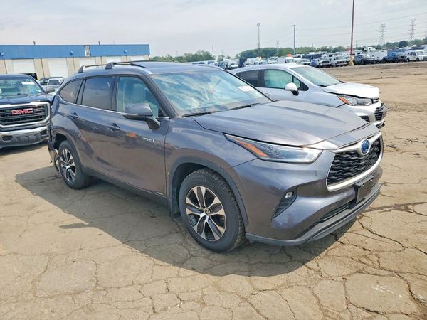 2021 TOYOTA HIGHLANDER