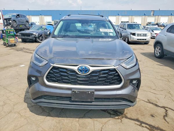 2021 TOYOTA HIGHLANDER
