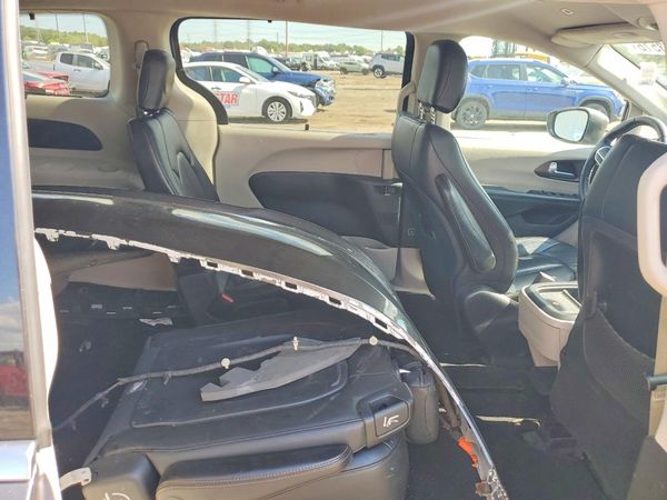 2018 CHRYSLER PACIFICA