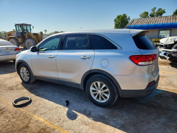 2016 KIA SORENTO L / LX